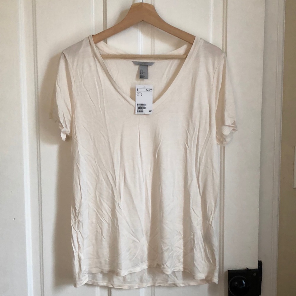H&M Ivory V-neck tee
